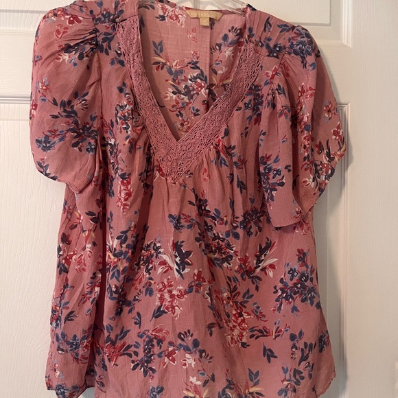 Hope & Harlow Tops - Pink Smocked Flutter Sleeve Blouse